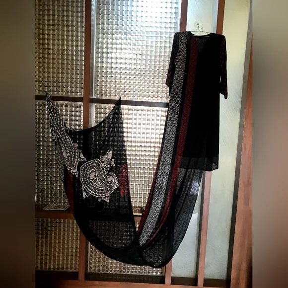 Black and Red Kurta dress/ kurta with long dupatta. Small to medium. - Picture 4 of 15